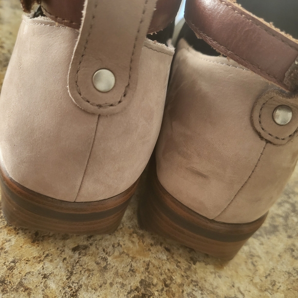 Naot Kamsin Cut Out Booties - Picture 4 of 7